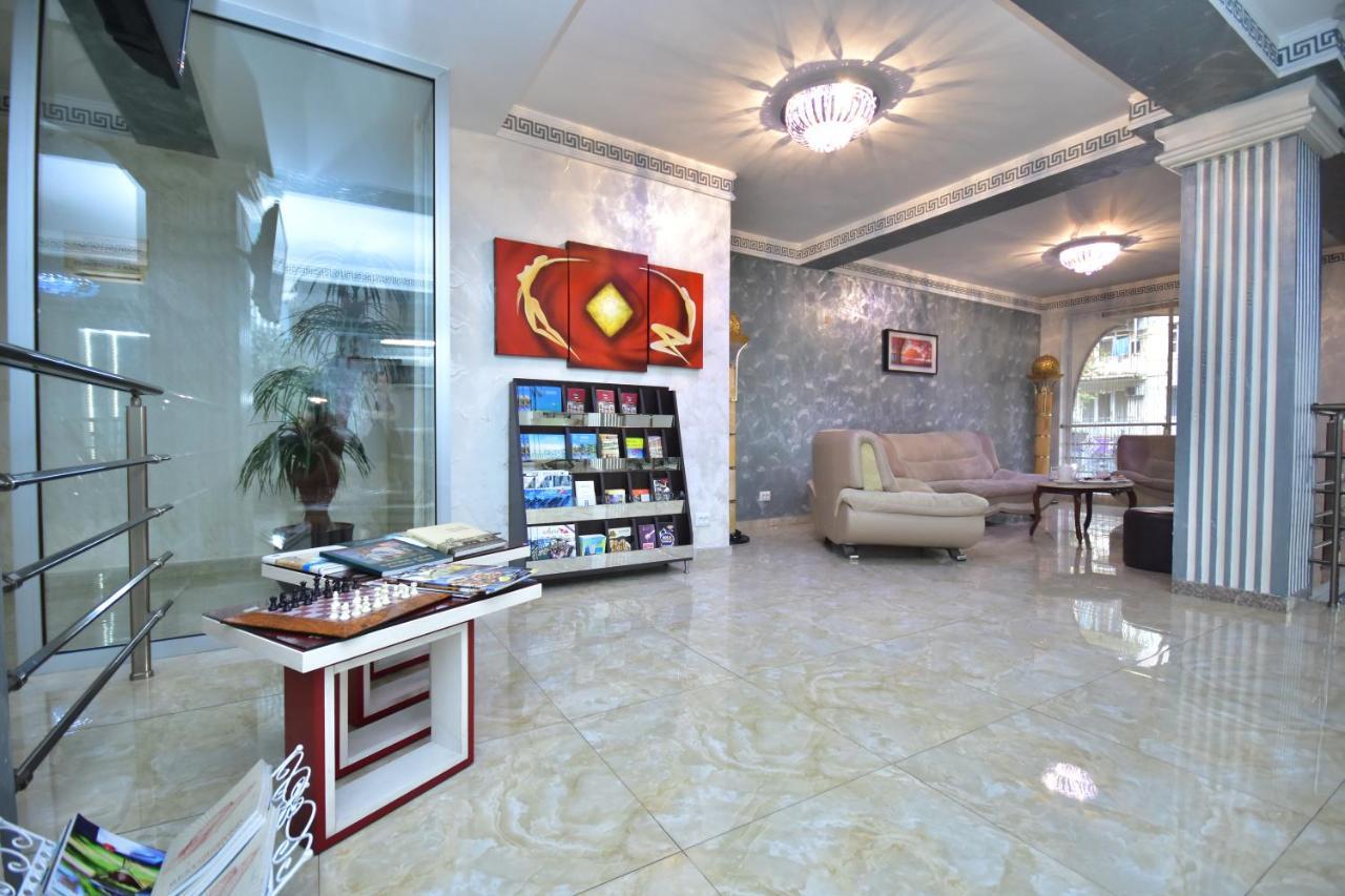 潮酒店 巴统 外观 照片
